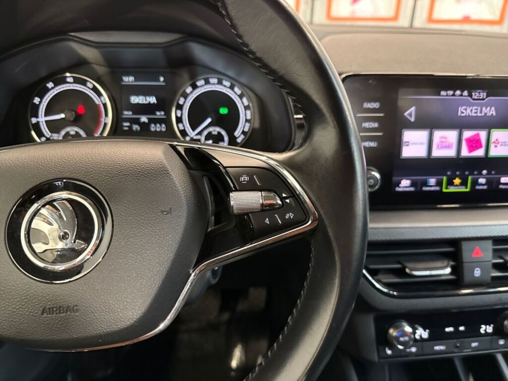 Skoda Kamiq 2021 Sininen