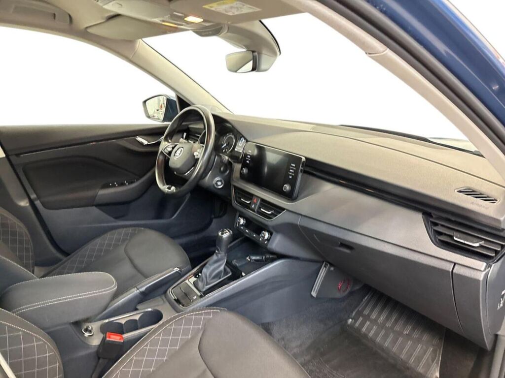 Skoda Kamiq 2021 Sininen