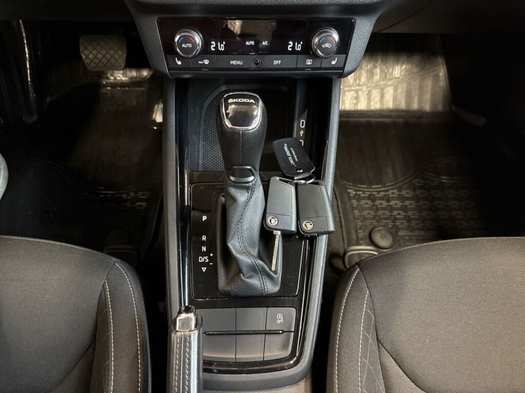Skoda Kamiq 2021 Sininen