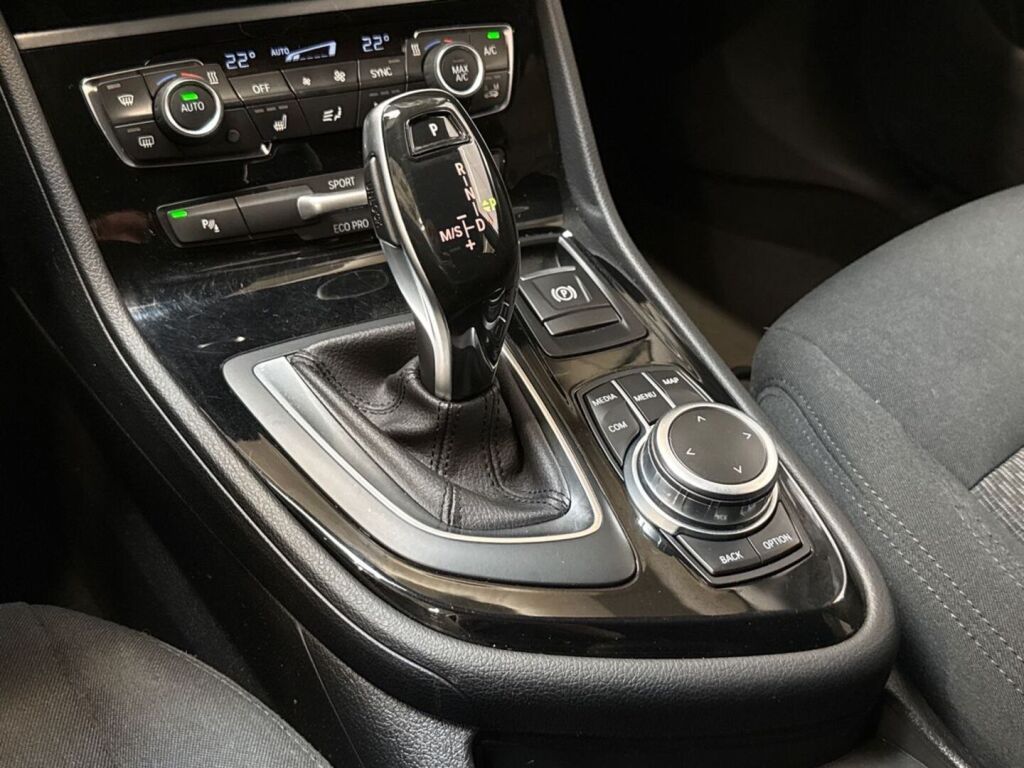 BMW 218 2021 Hopea