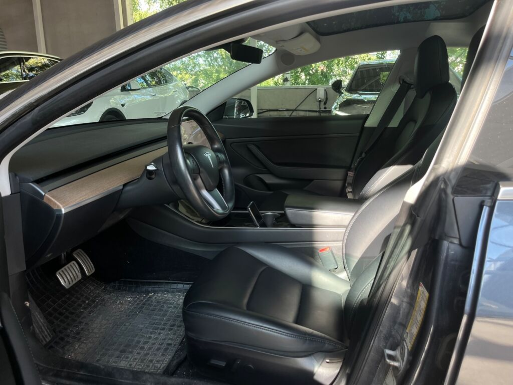 Tesla Model 3 2019 Harmaa