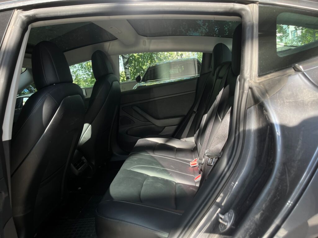 Tesla Model 3 2019 Harmaa