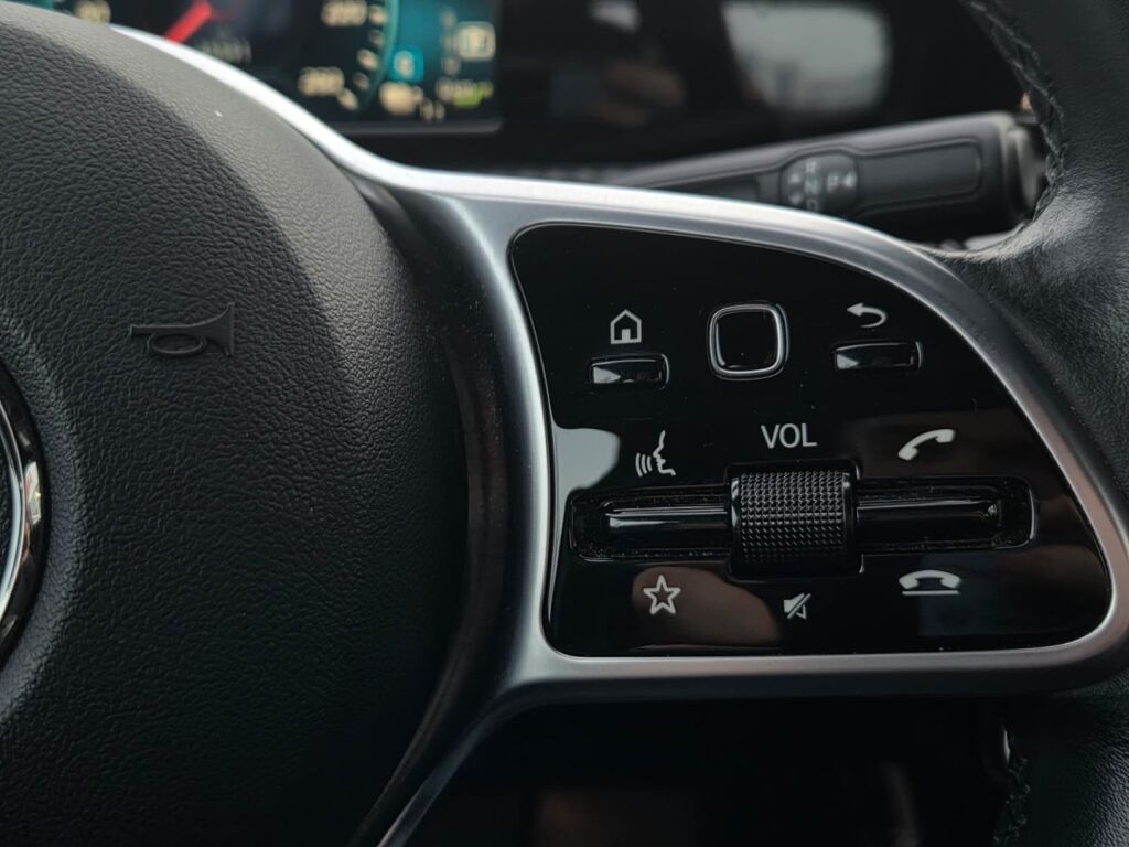 Mercedes-Benz A 2021 Musta