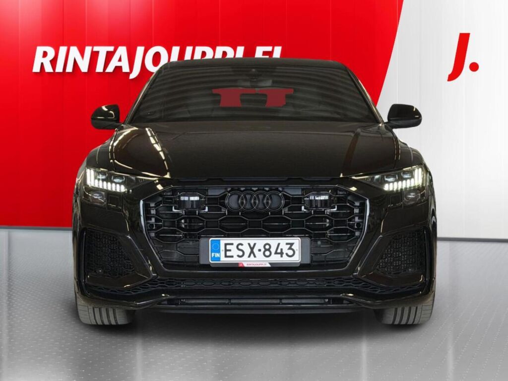 Audi RS Q8 2021 Musta
