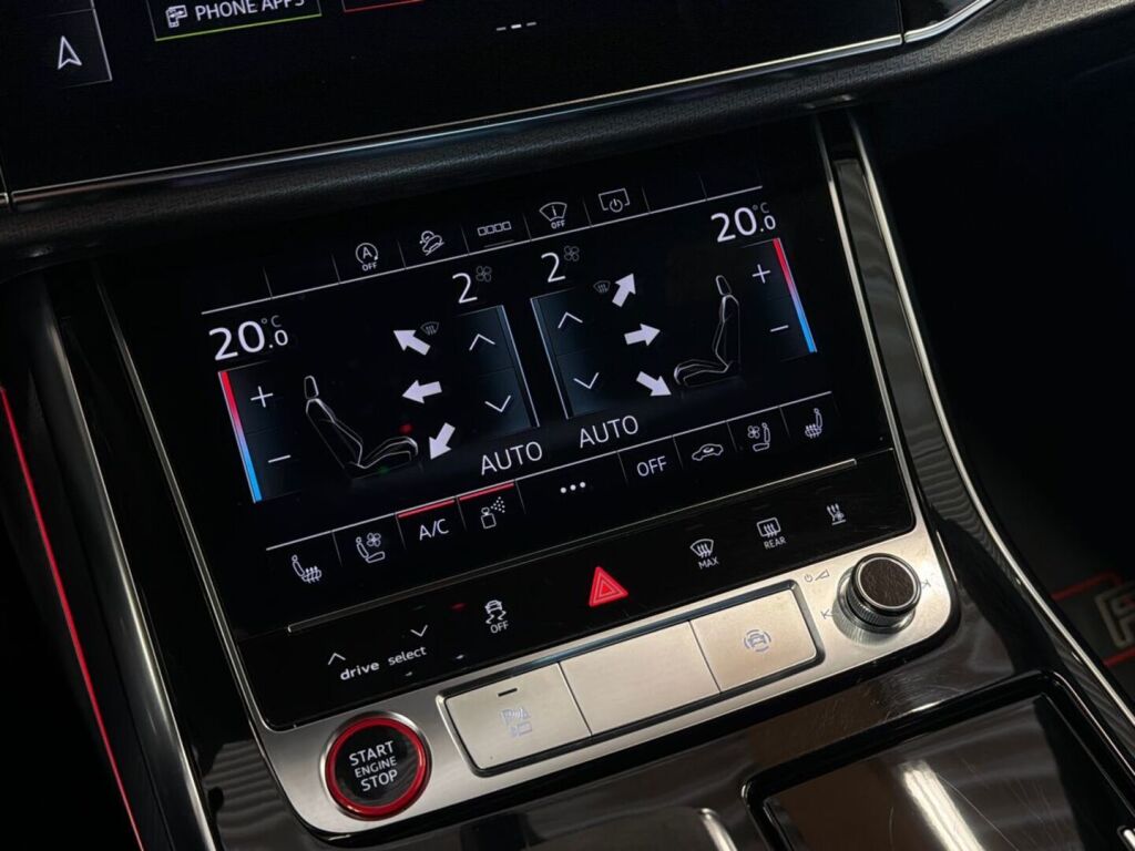 Audi RS Q8 2021 Musta