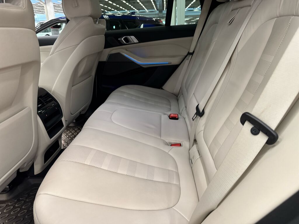 BMW X5 2021 Valkoinen