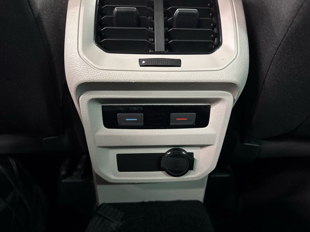Volkswagen Tiguan 2021 Valkoinen