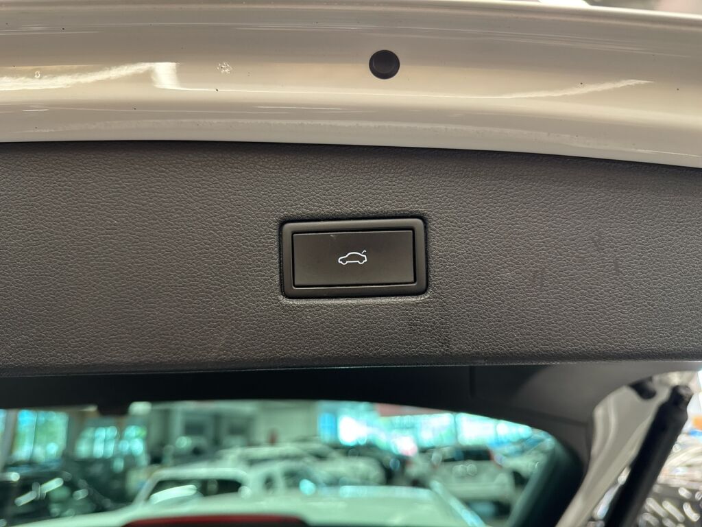 Volkswagen Tiguan 2021 Valkoinen