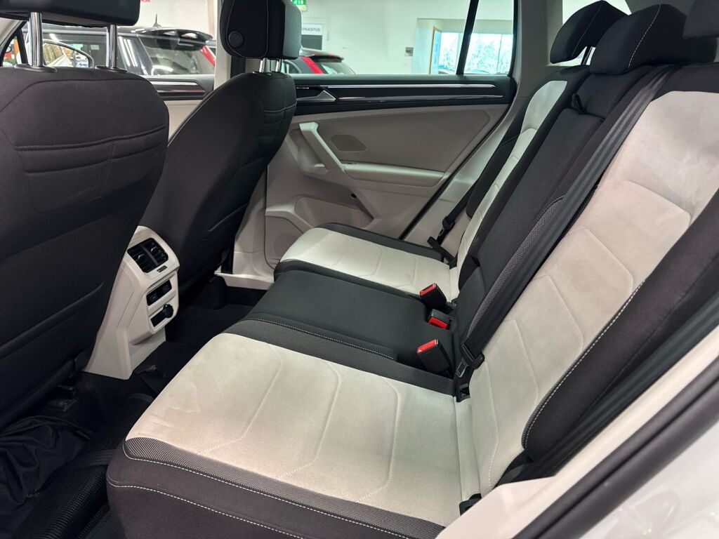 Volkswagen Tiguan 2021 Valkoinen
