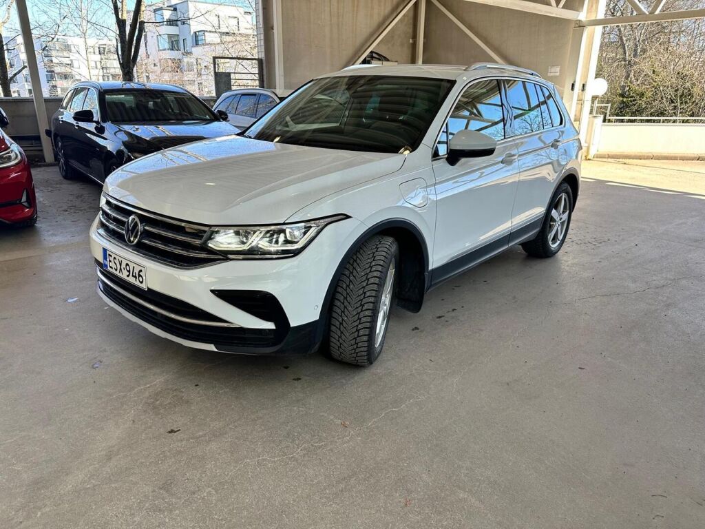 Volkswagen Tiguan 2021 Valkoinen