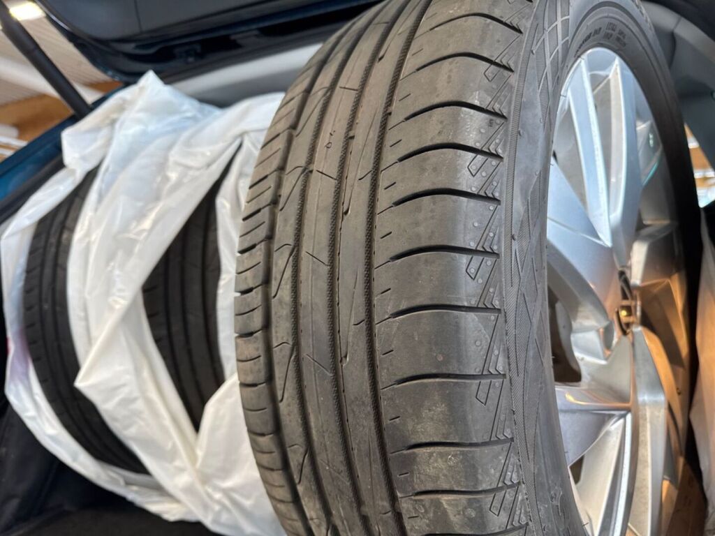 Volkswagen Tiguan 2021 Sininen