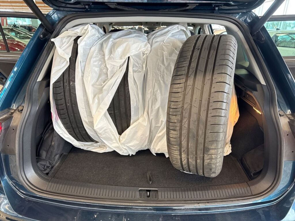 Volkswagen Tiguan 2021 Sininen