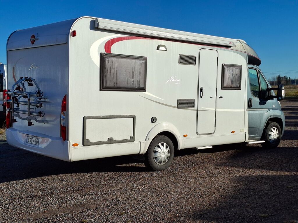 Bürstner Nexxo T 660 2011 Valkoinen