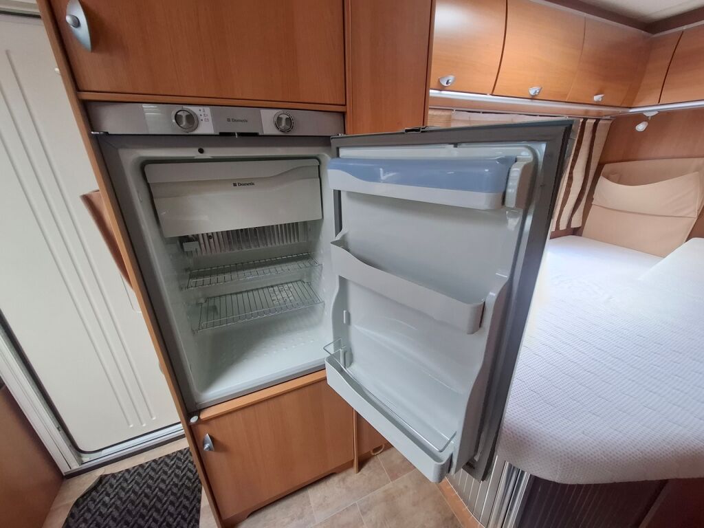 Bürstner Nexxo T 660 2011 Valkoinen
