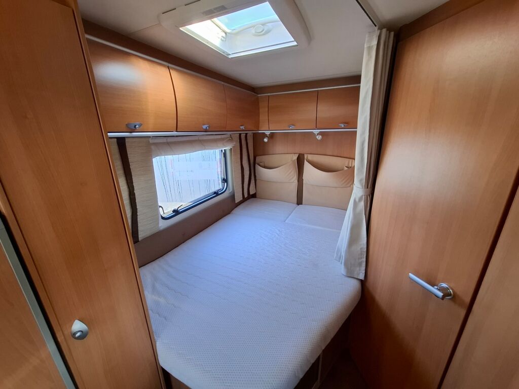 Bürstner Nexxo T 660 2011 Valkoinen