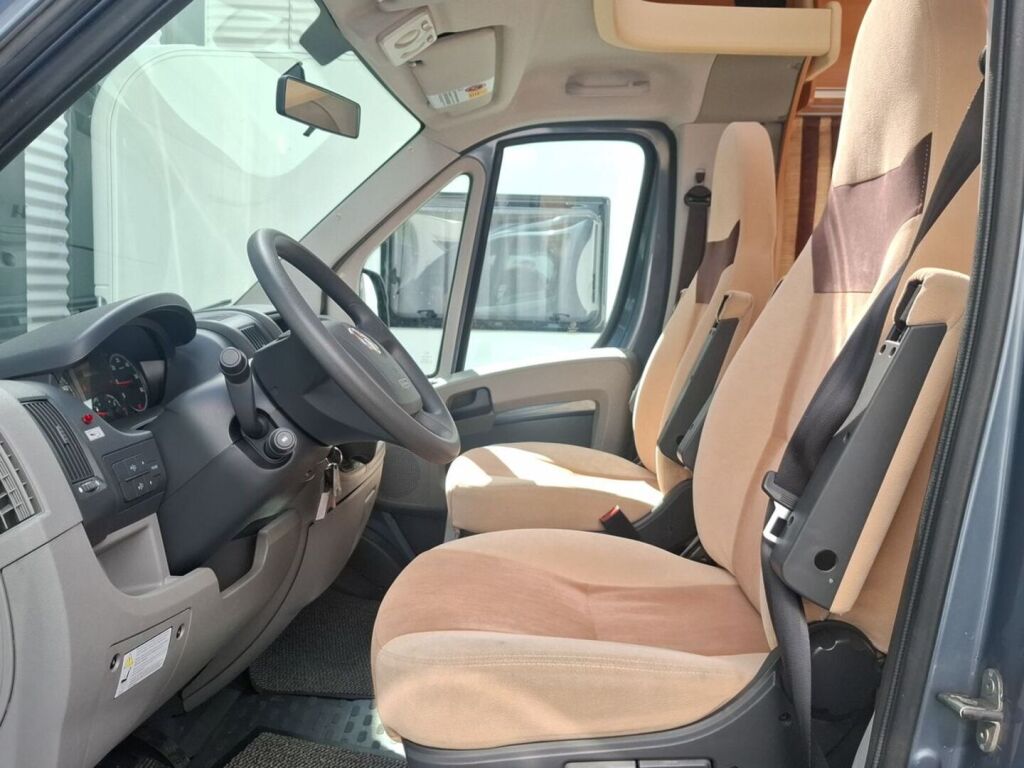 Bürstner Nexxo T 660 2011 Valkoinen