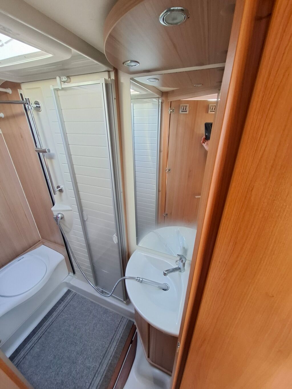 Bürstner Nexxo T 660 2011 Valkoinen