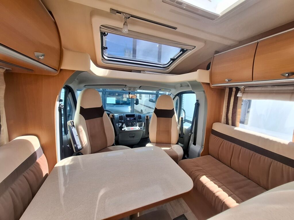 Bürstner Nexxo T 660 2011 Valkoinen