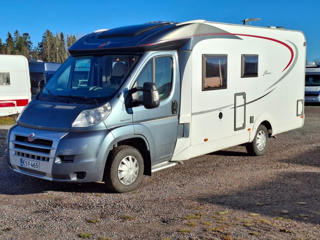 Bürstner Nexxo T 660 2011 Valkoinen