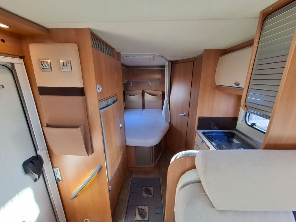 Bürstner Nexxo T 660 2011 Valkoinen