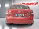 Toyota Avensis 2011 Punainen