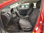 Toyota Avensis 2011 Punainen