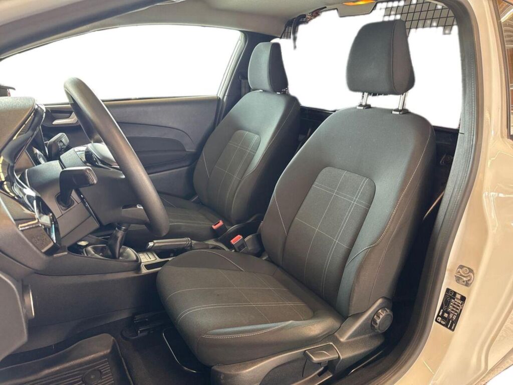 Ford Fiesta Van 2019 Valkoinen