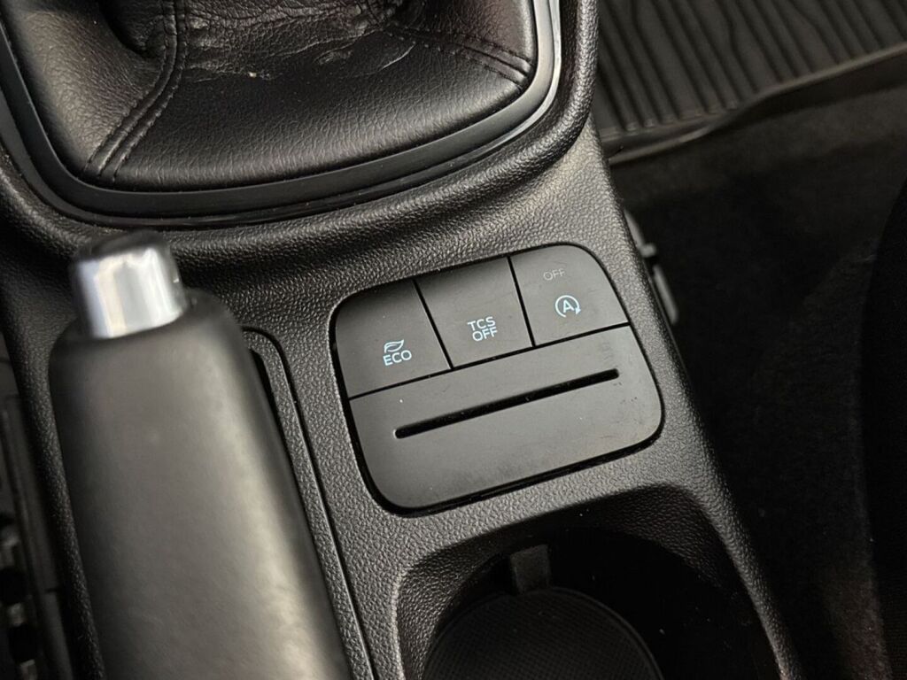 Ford Fiesta Van 2019 Valkoinen