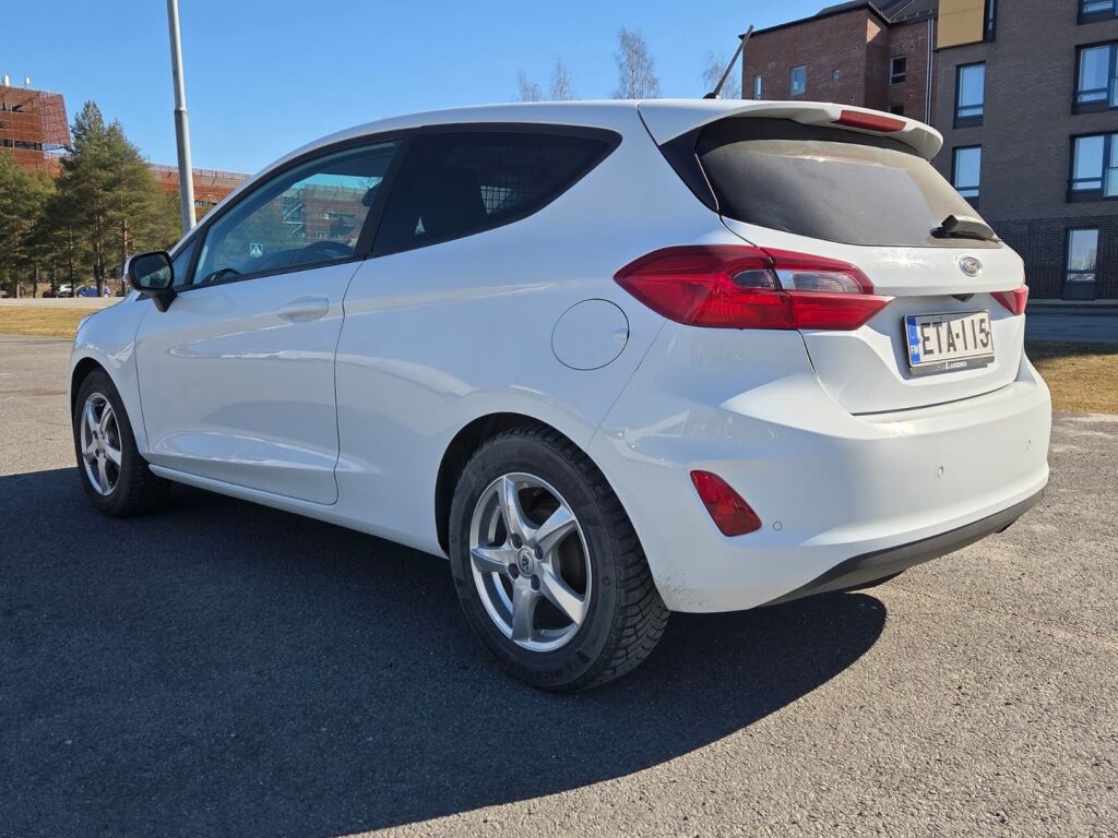 Ford Fiesta Van 2019 Valkoinen