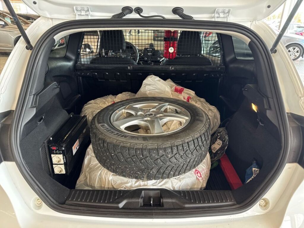 Ford Fiesta Van 2019 Valkoinen