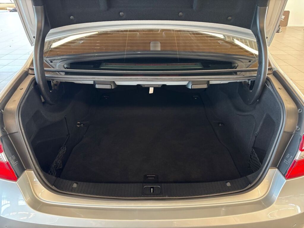 Mercedes-Benz E 2011 Hopea