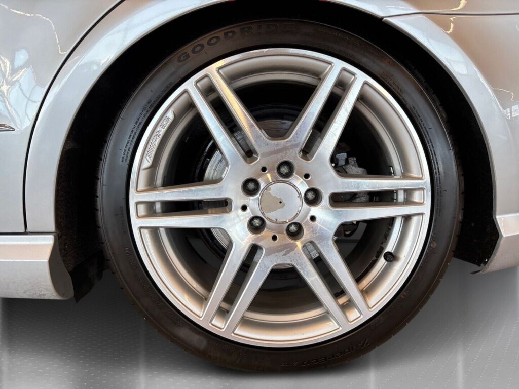 Mercedes-Benz E 2011 Hopea