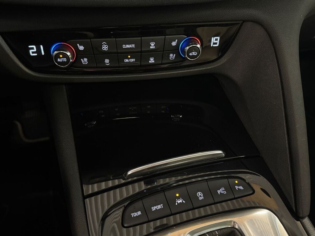 Opel Insignia 2020 Musta