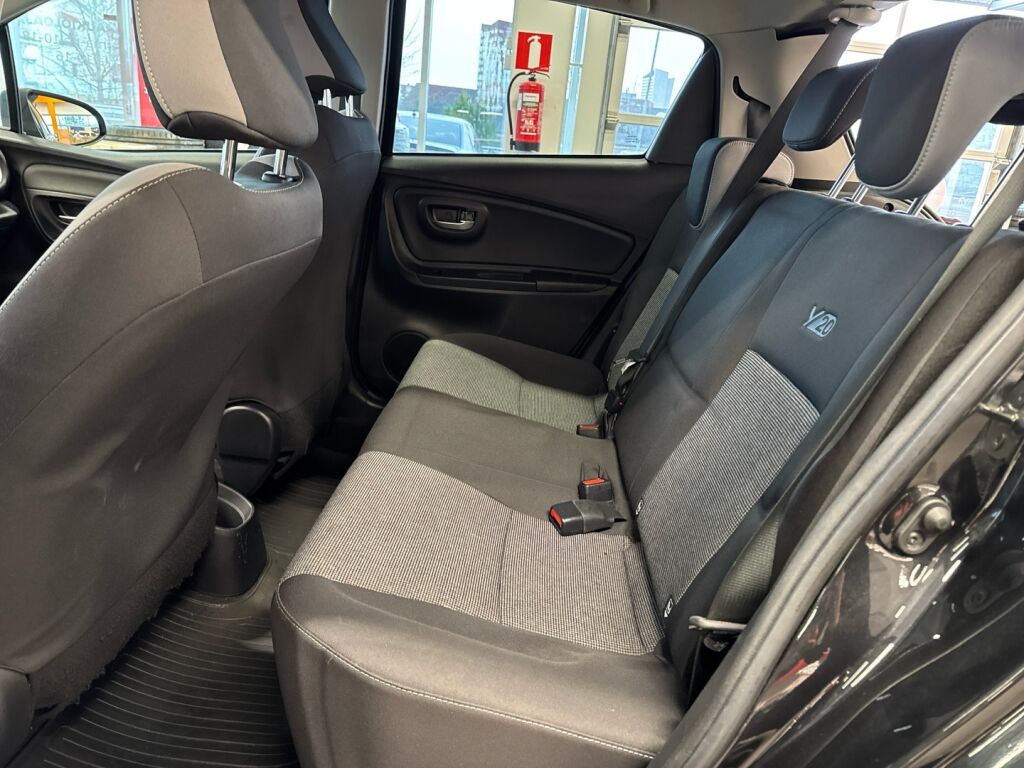 Toyota Yaris 2020 Musta