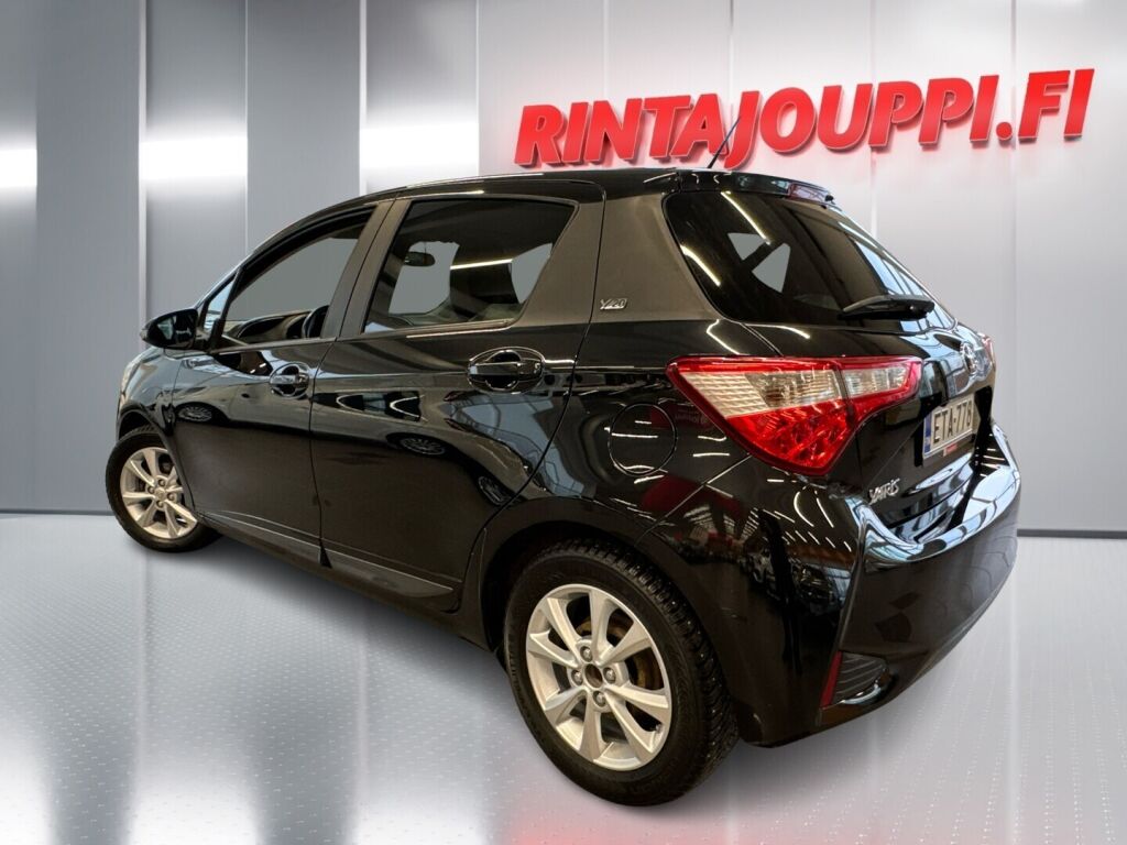 Toyota Yaris 2020 Musta