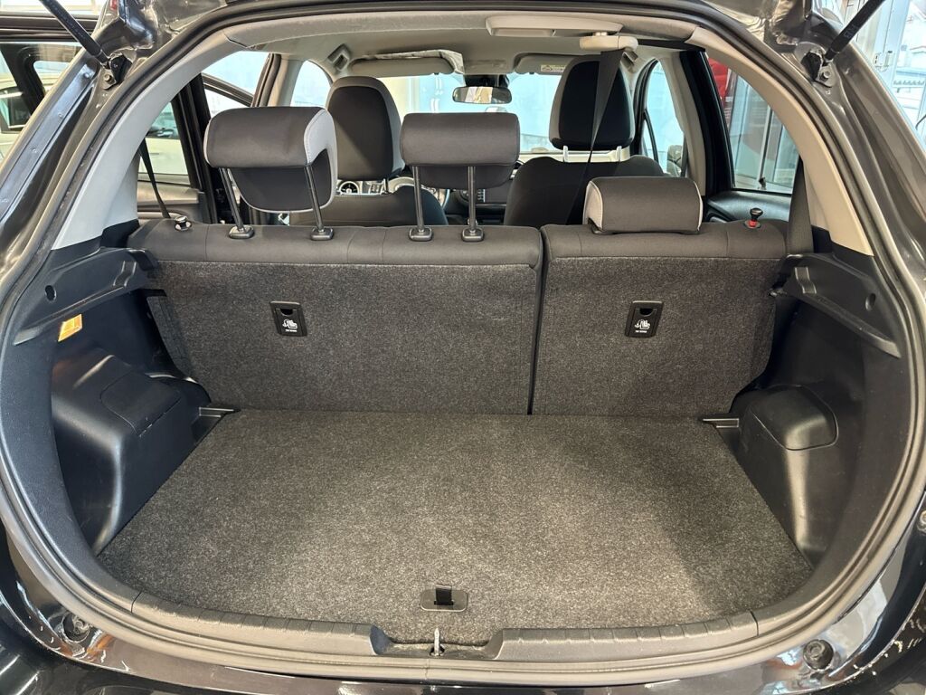 Toyota Yaris 2020 Musta