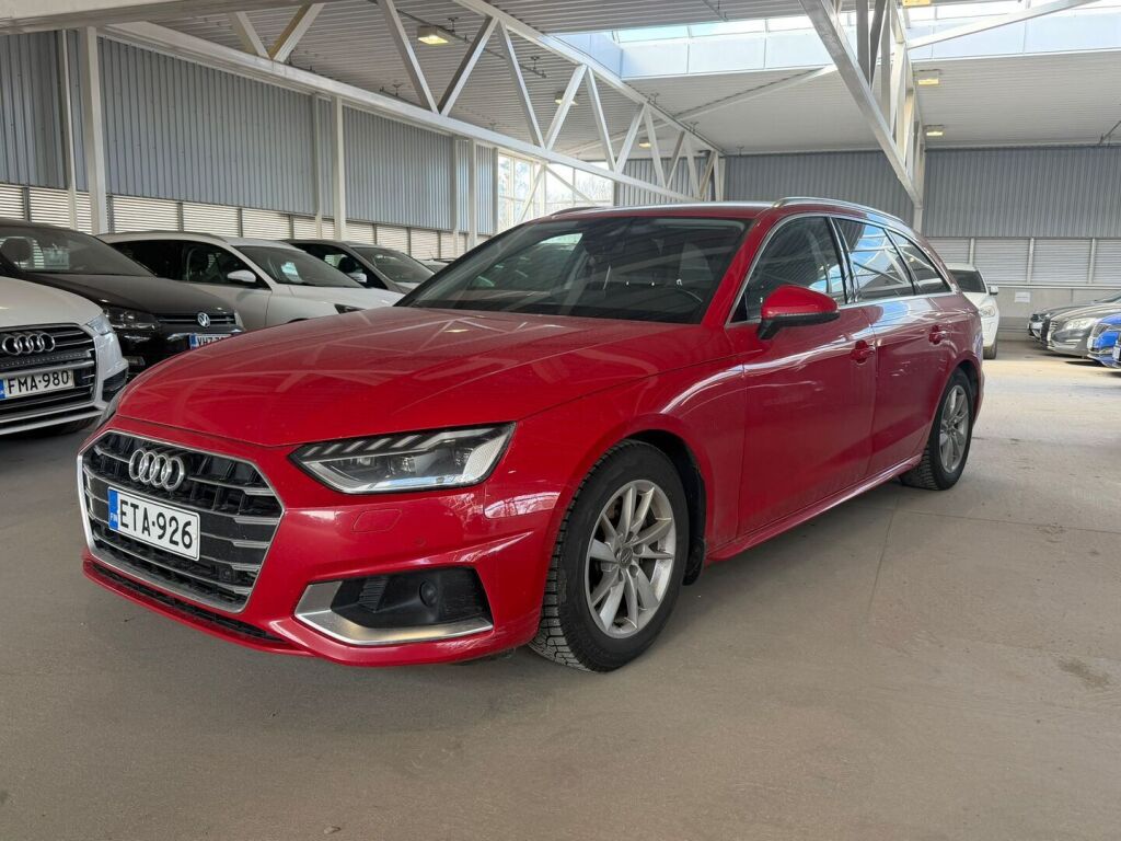 Audi A4 2020 Punainen