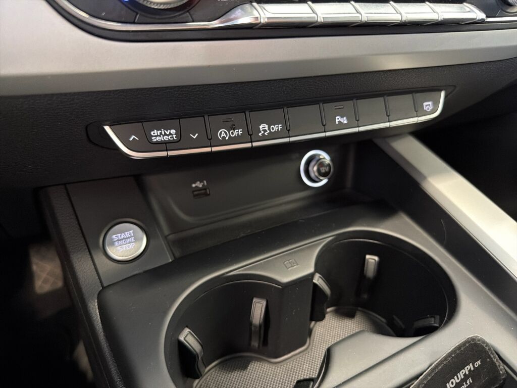 Audi A4 2020 Punainen