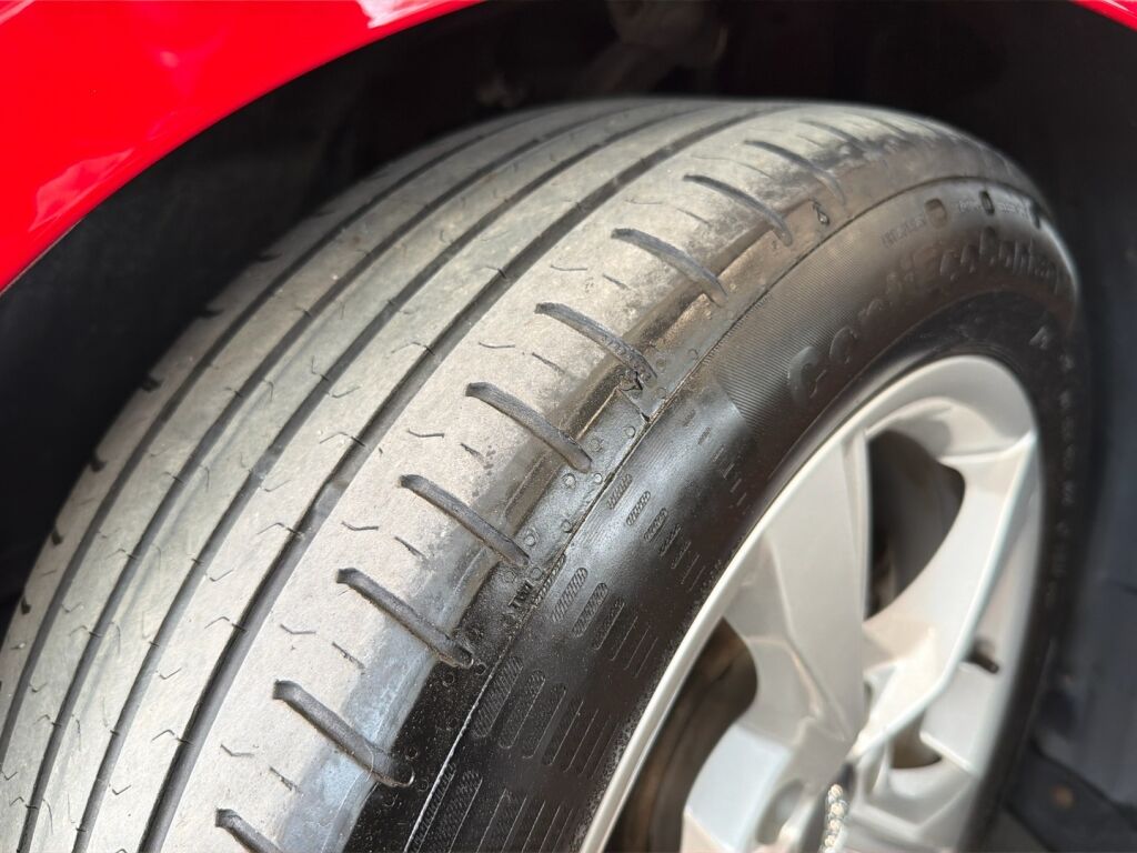 Audi A4 2020 Punainen