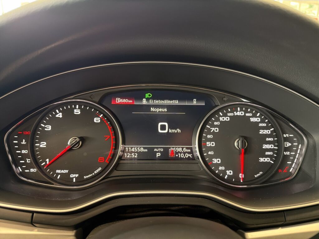 Audi A4 2020 Punainen