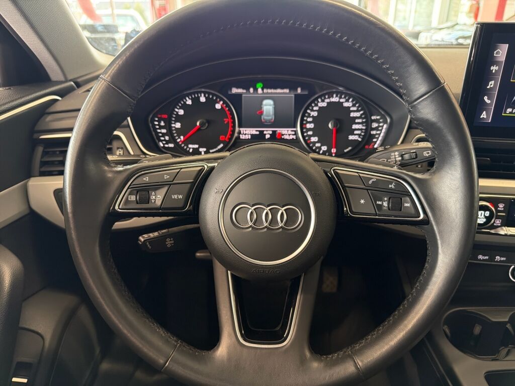 Audi A4 2020 Punainen