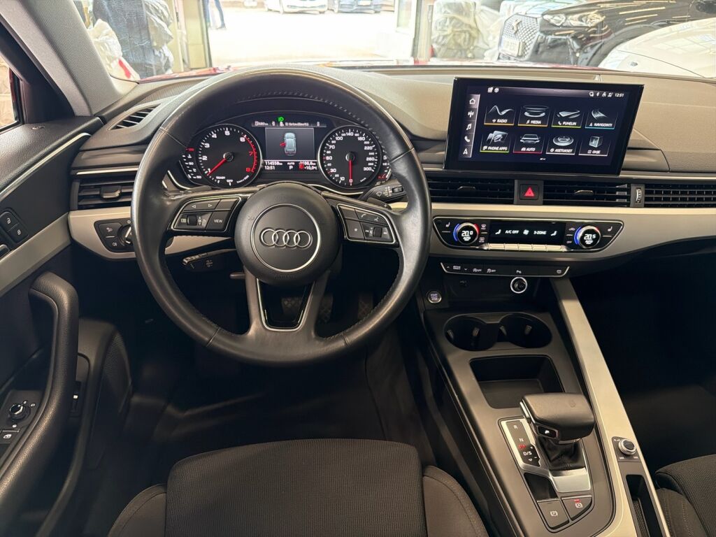 Audi A4 2020 Punainen