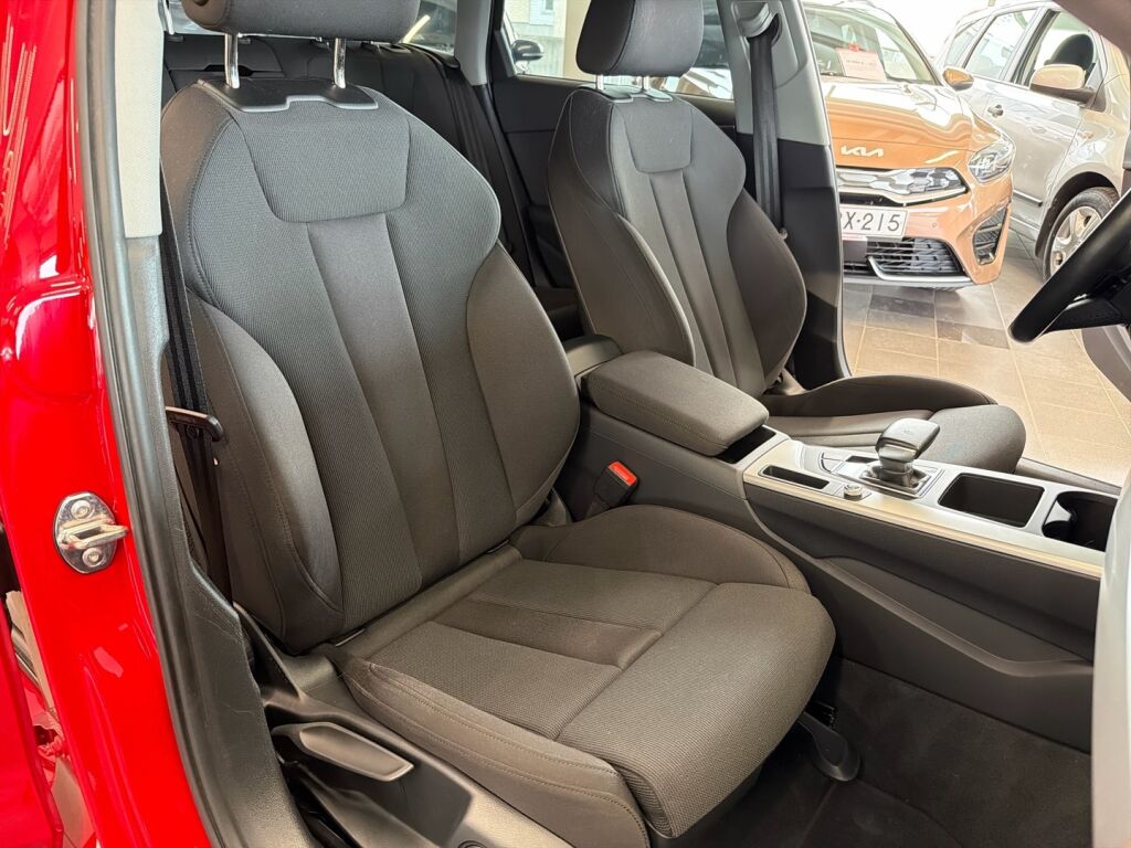 Audi A4 2020 Punainen