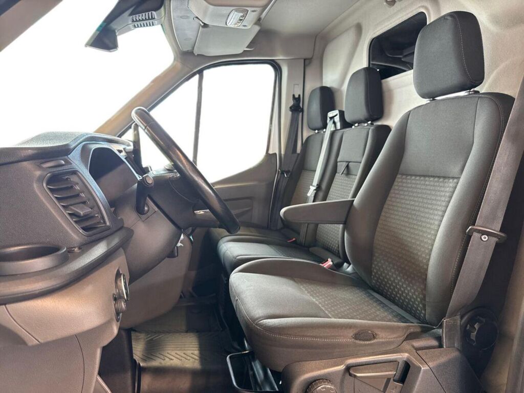 Ford Transit 2020 Valkoinen