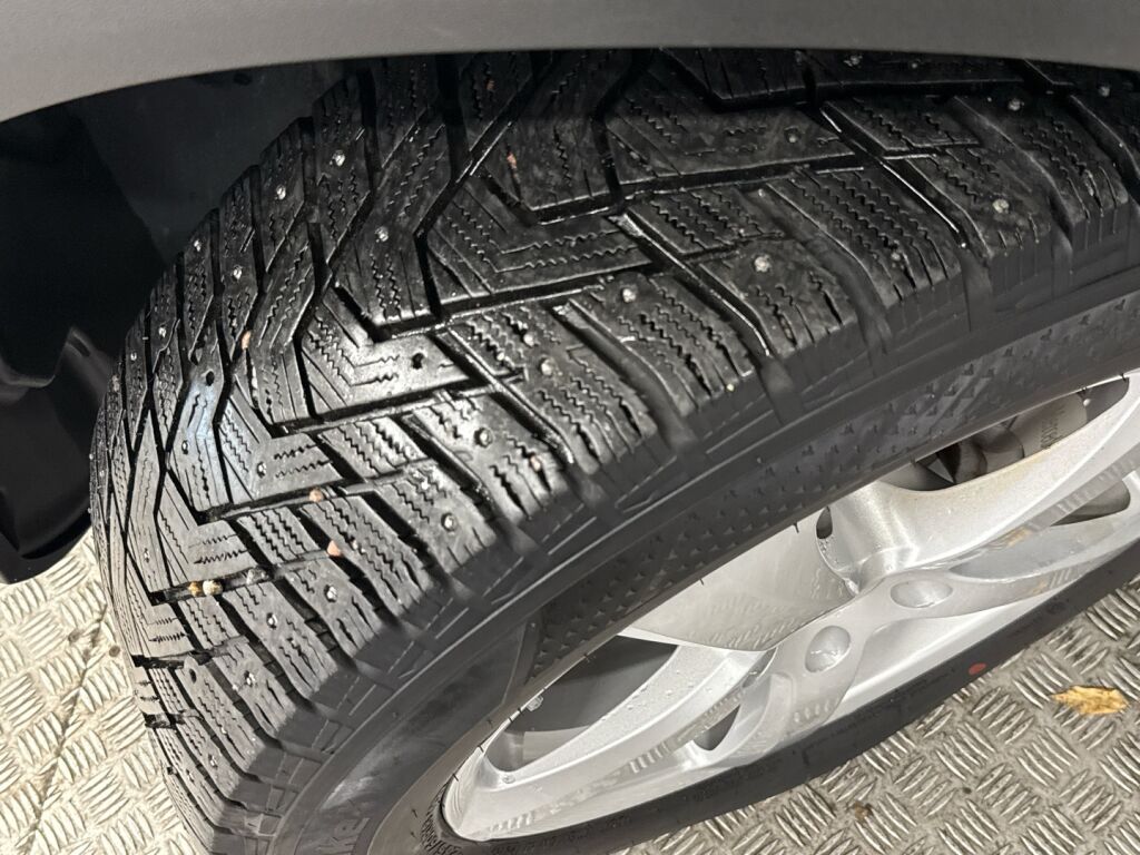 Mercedes-Benz GLC 2018 Ruskea (beige)