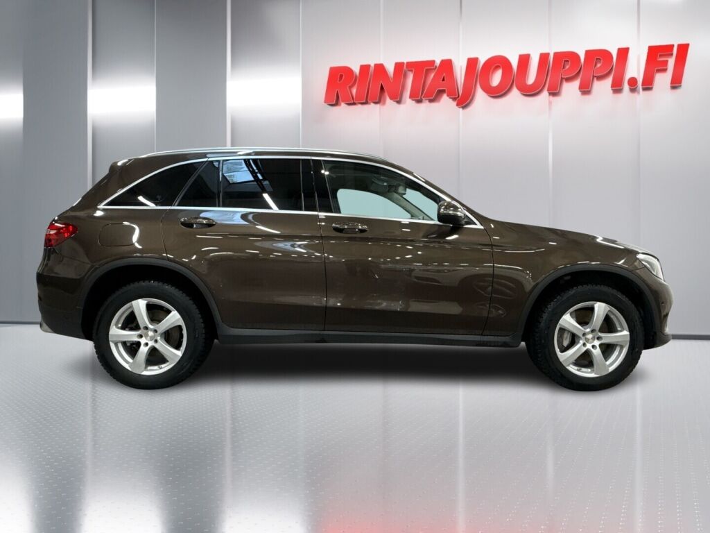 Mercedes-Benz GLC 2018 Ruskea (beige)