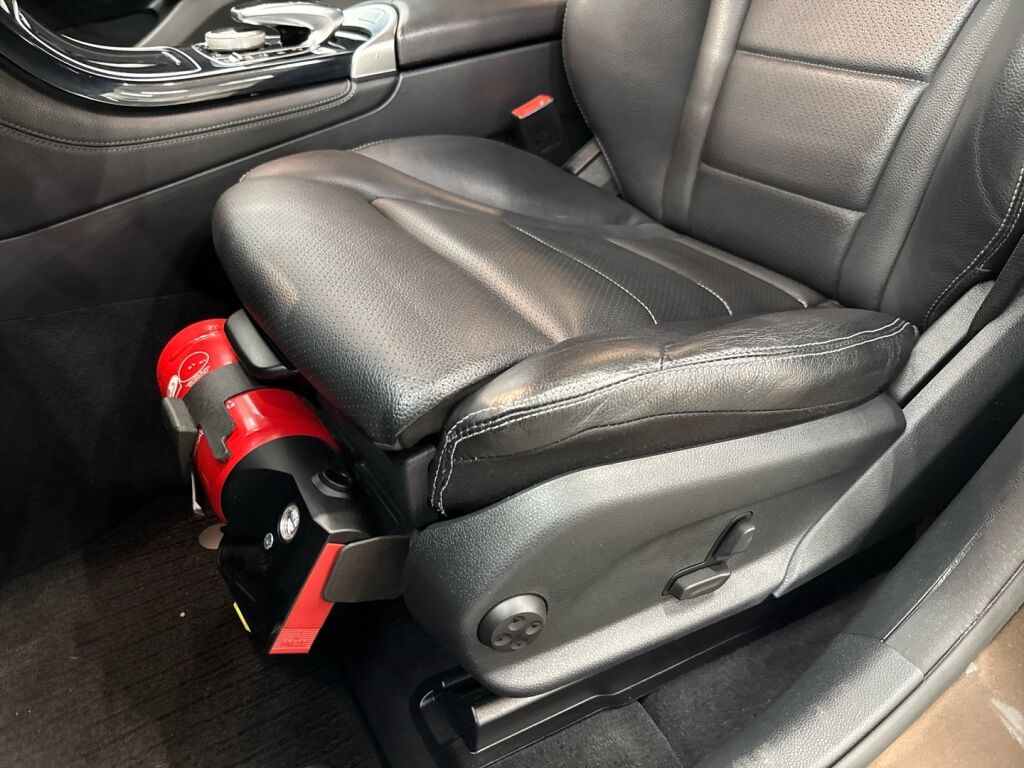 Mercedes-Benz GLC 2018 Ruskea (beige)