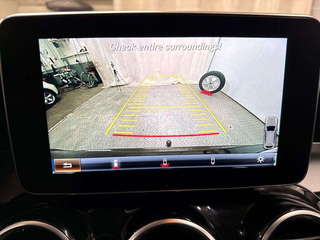 Mercedes-Benz GLC 2018 Ruskea (beige)