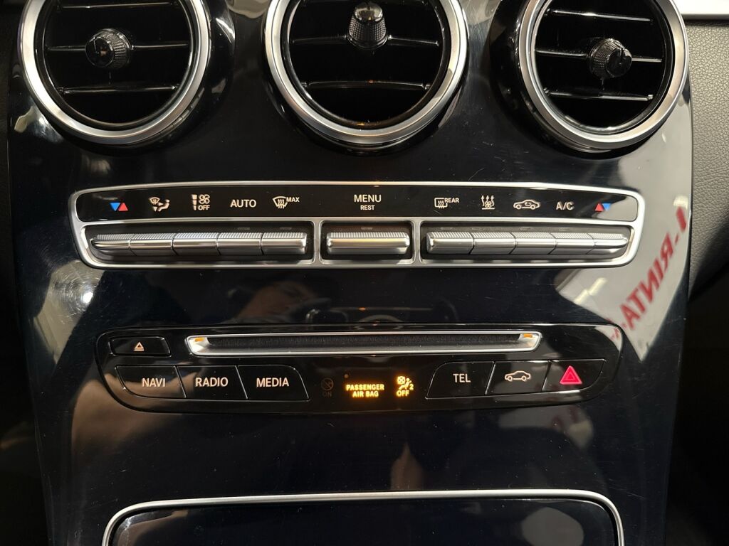 Mercedes-Benz GLC 2018 Ruskea (beige)