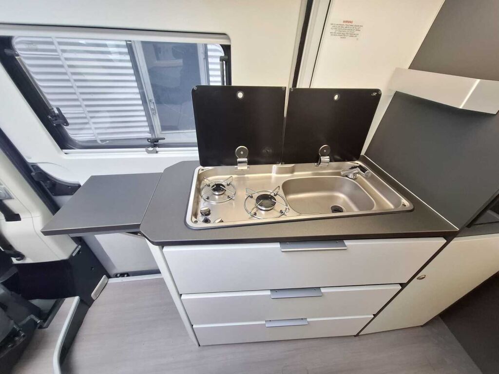 Adria Twin Supreme 640 SGX 2020 Harmaa